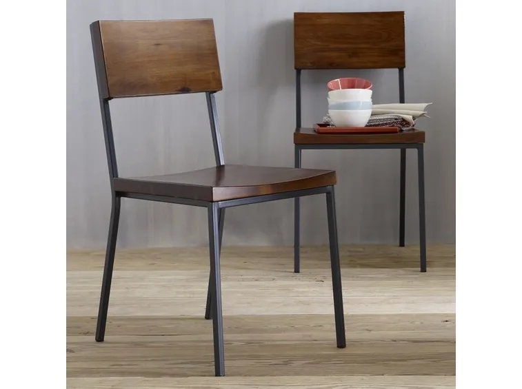 esempio di sedia in legno di design