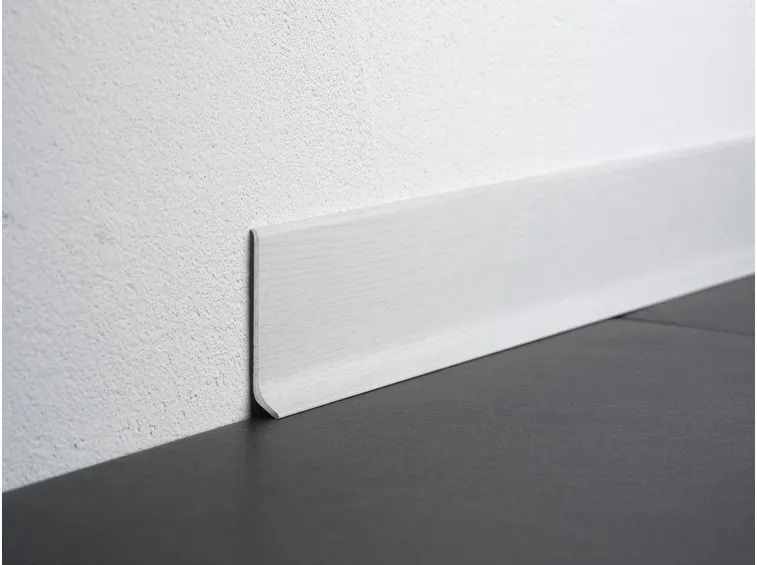 Battiscopa effetto invisibile