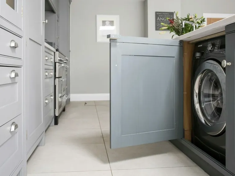 Mobile per lavatrice in cucina