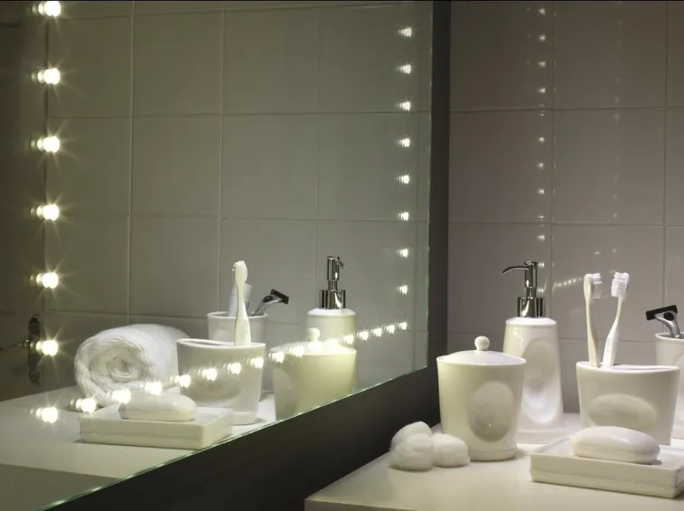 specchio con led integrati