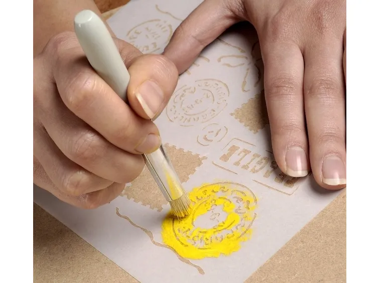 decorare con lo stencil