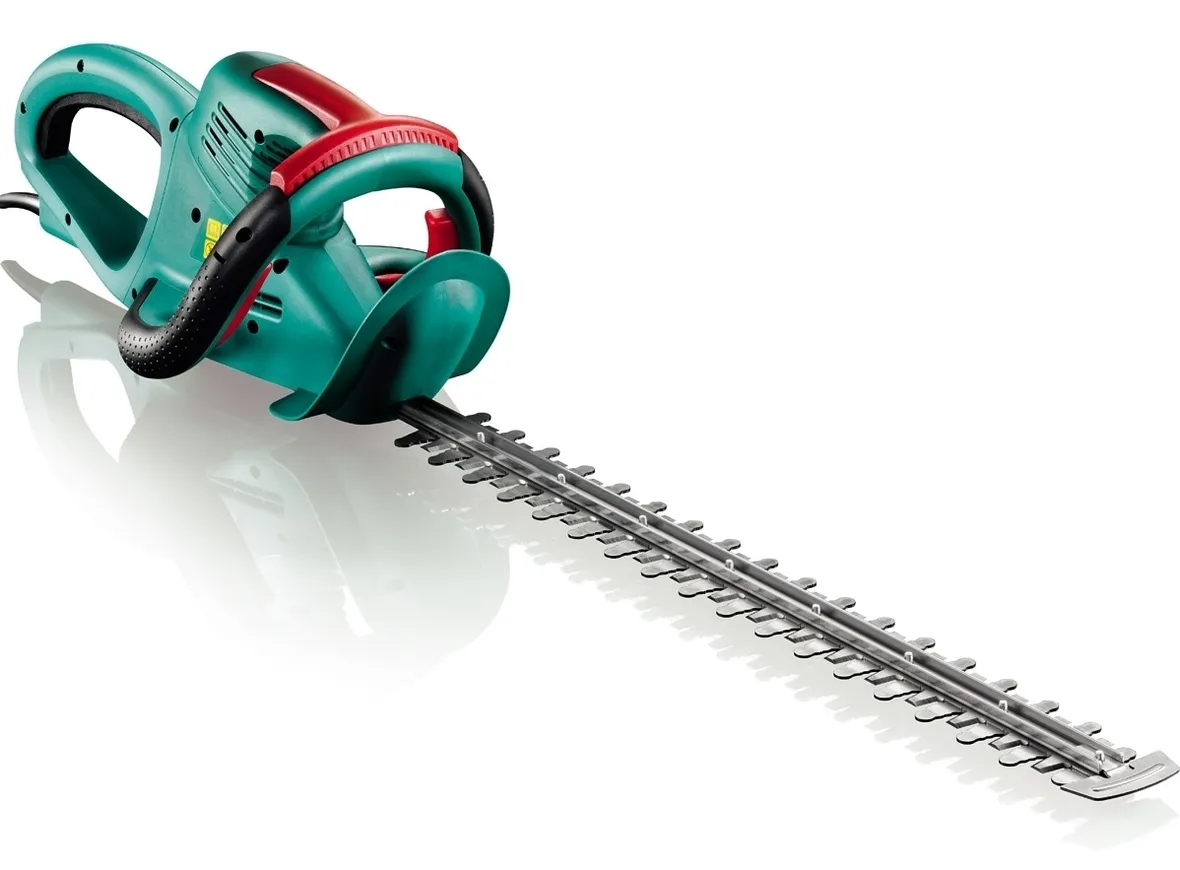 Un tagliasiepi elettrico Bosch