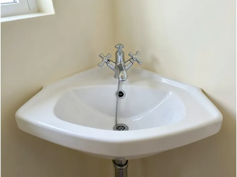 lavabo angolare classico