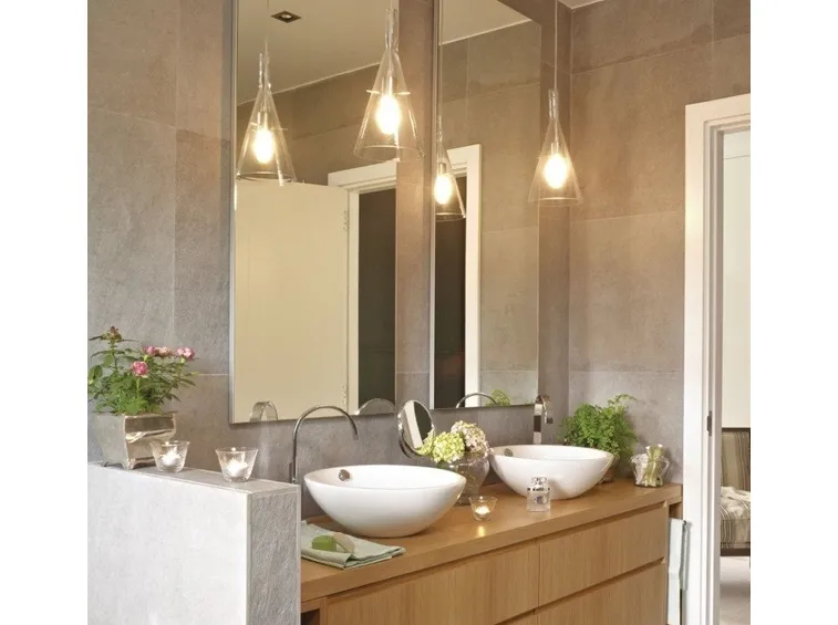Specchio del bagno con luce