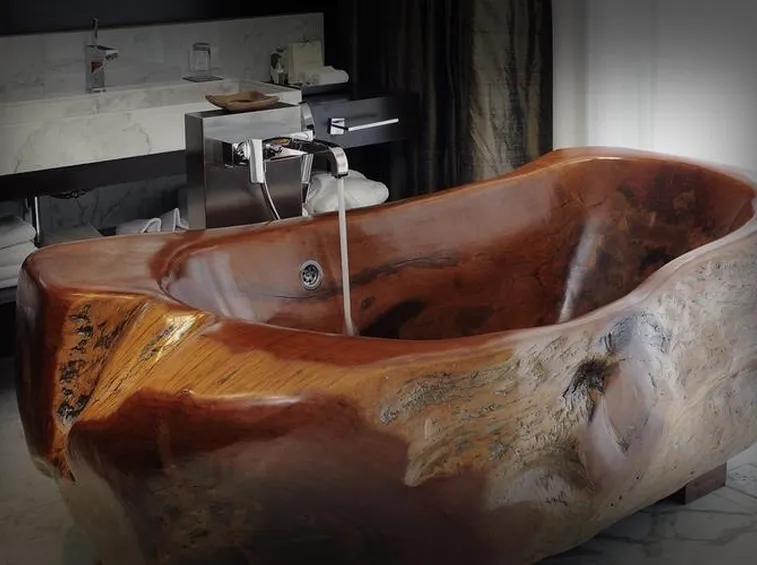 Esempio di piccola vasca da bagno in legno