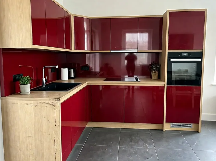 Cucina monoblocco rossa