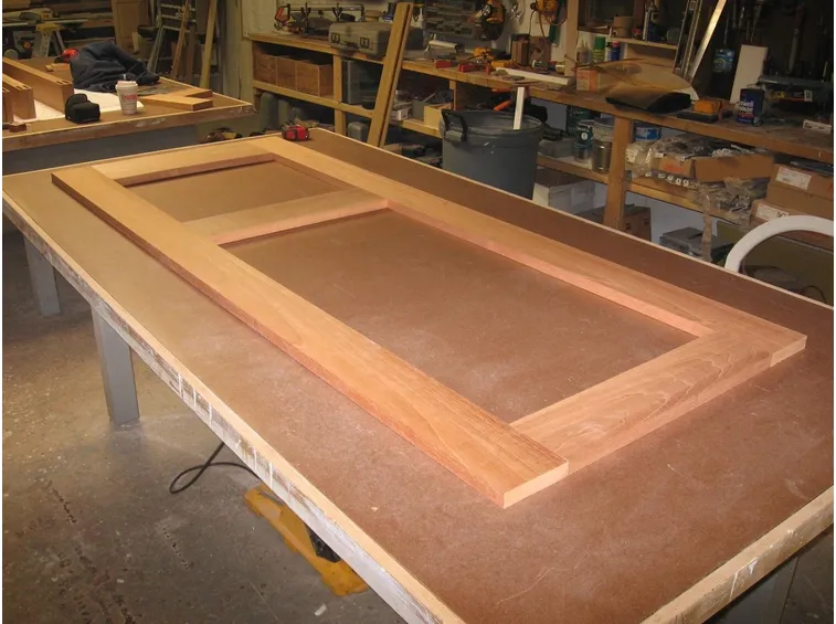 telaio per porta in legno