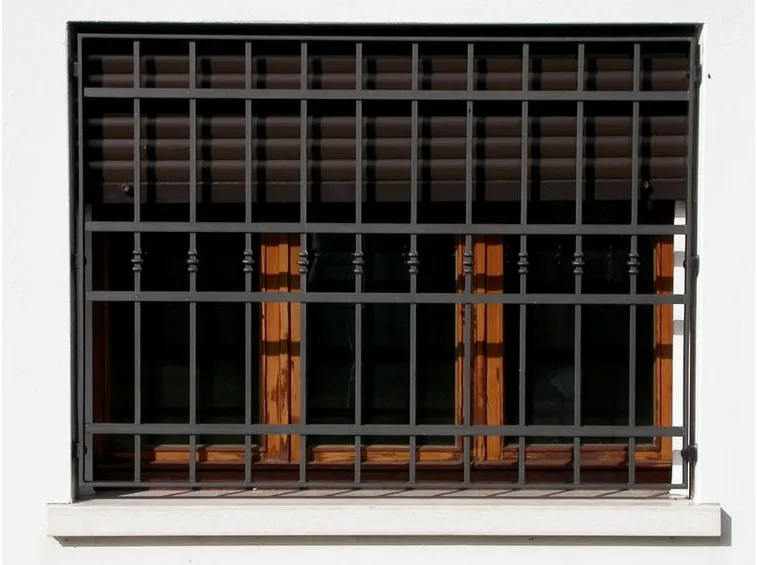 grate alle finestre comuni