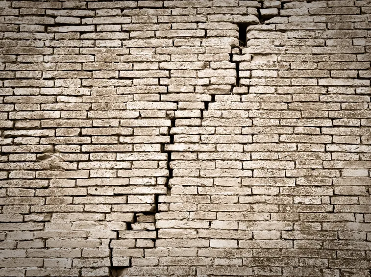 muro con cedimento strutturale