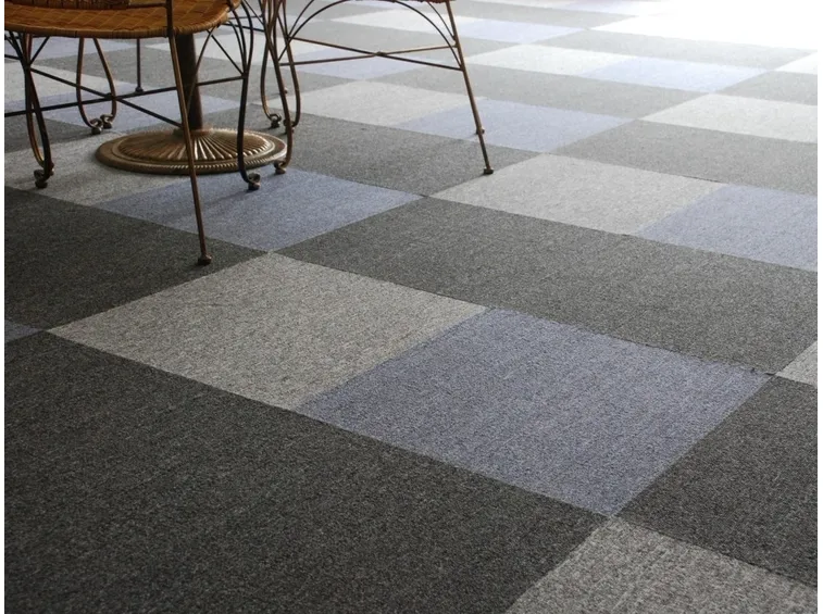 esempio di moquette moderna a quadrelle