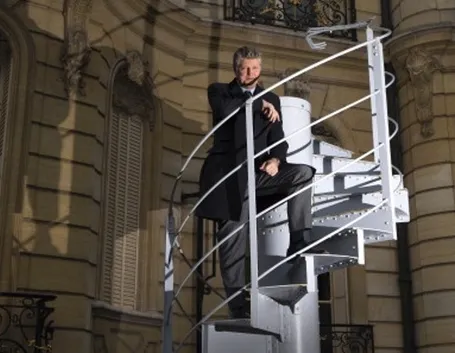 Scala retrattile circolare