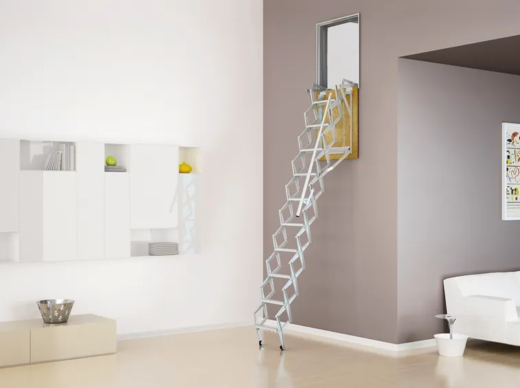 scala retrattile a parete