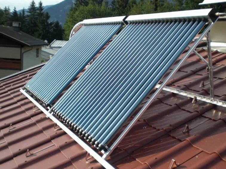 Collettore solare sul tetto