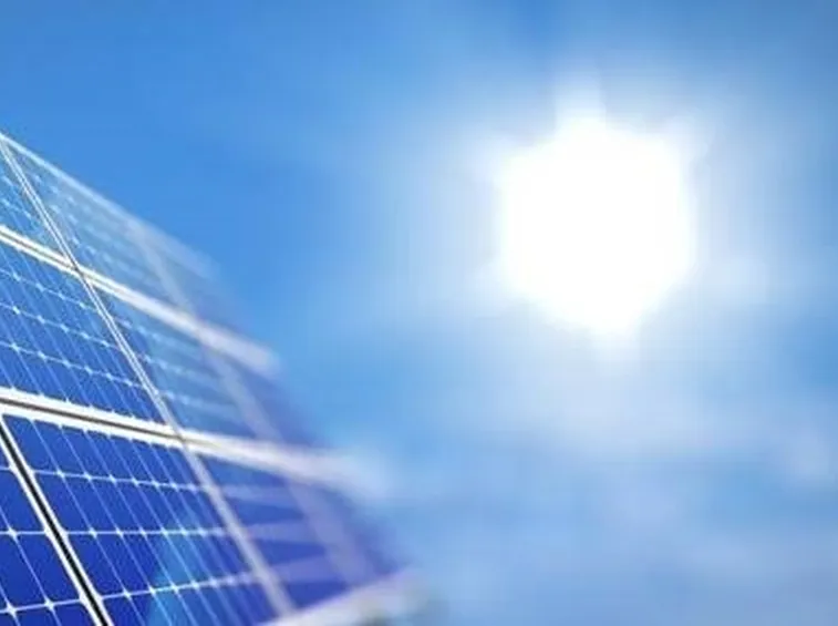 Pregi e difetti dell'energia solare termica