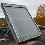 Perché pulire i pannelli solari termici proprio in autunno