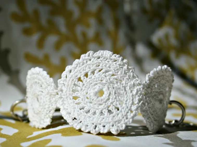 bracciale all'uncinetto