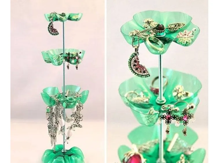 portagioielli con bottiglie in plastica