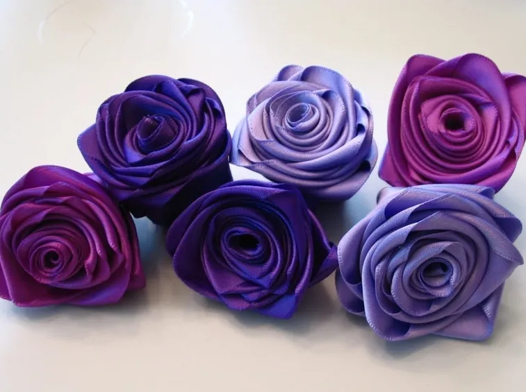 Fiori di raso fai da te