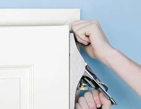 sistemare una porta
