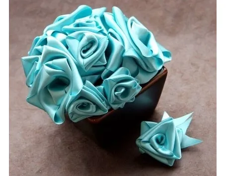 rose con nastro