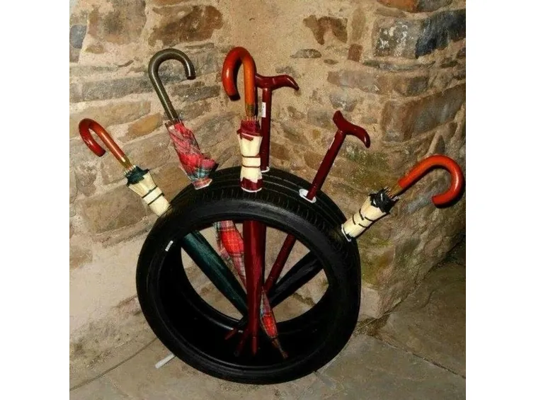 portaombrelli con vecchio pneumatico