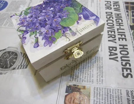 esempio decoupage su scatola