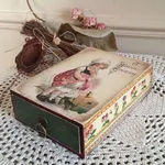 Scatola con découpage