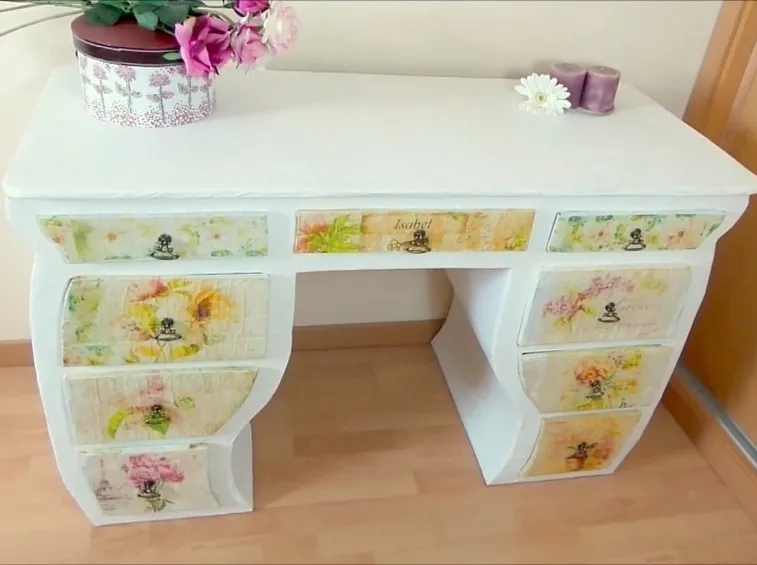 cassettiera con decoupage