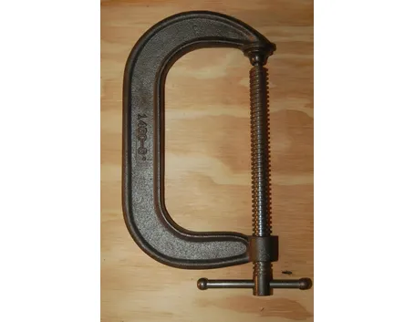 Classico morsetto per il legno da banco