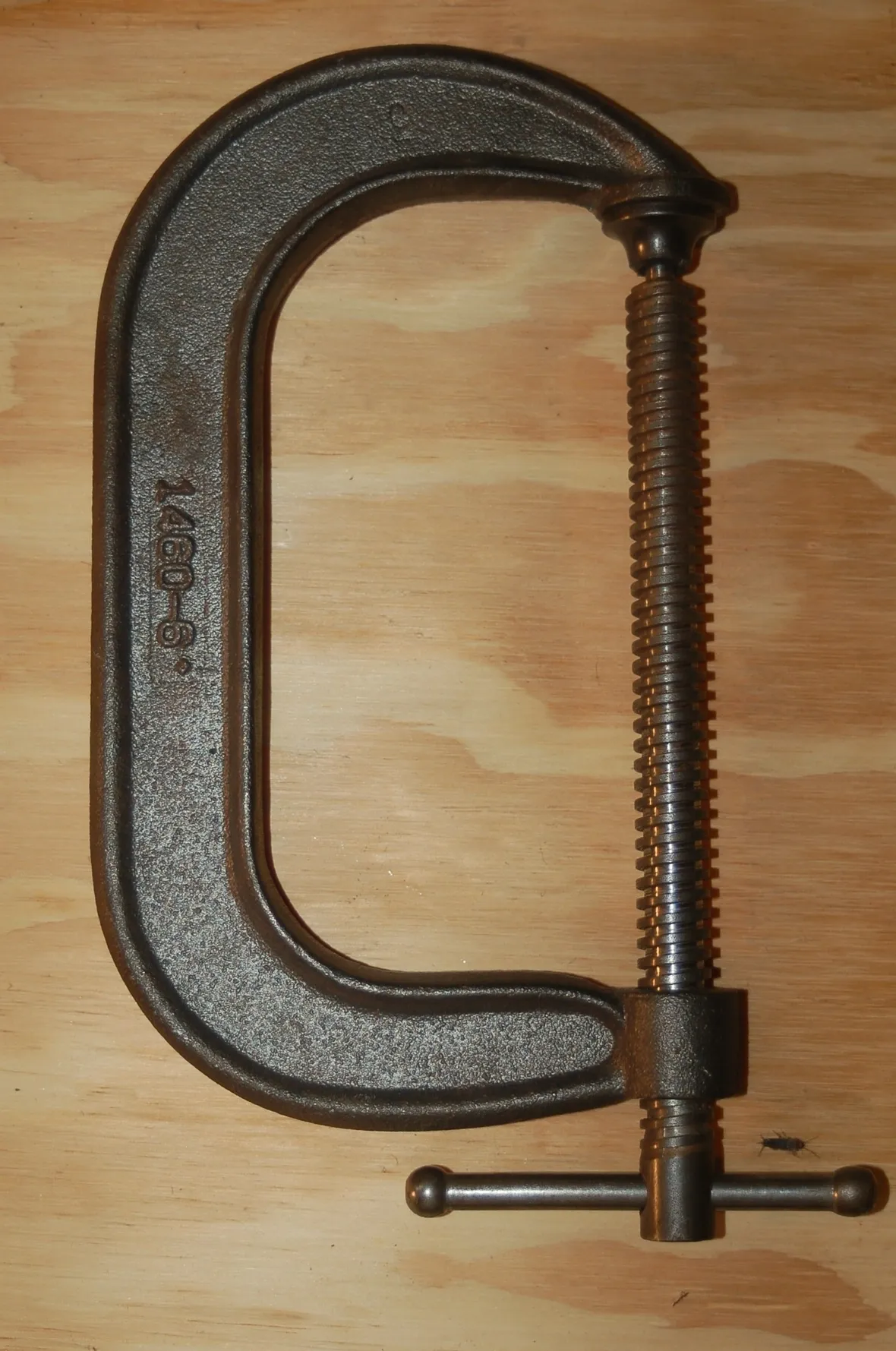 Classico morsetto per il legno da banco