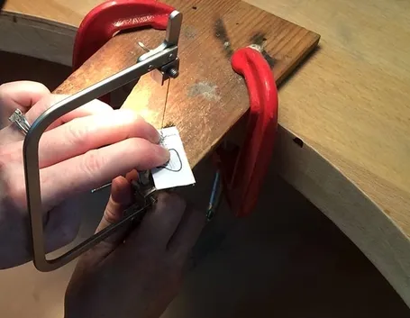 Sega per tagliare il legno