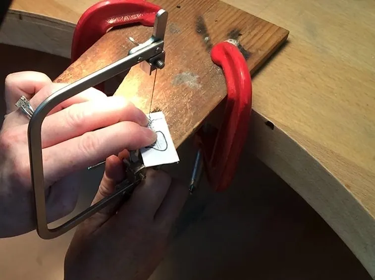 Sega per tagliare il legno