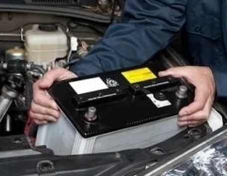 Come cambiare batteria auto