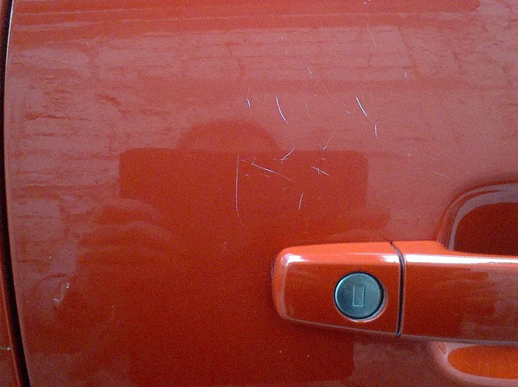 graffi sulla carrozzeria