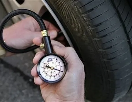 Pressione gomme auto