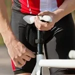 regolazione sella bicicletta