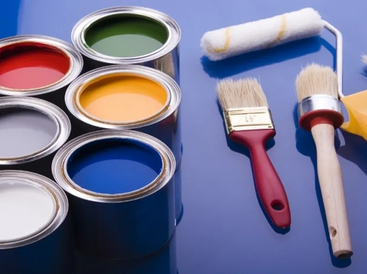 Rullo per pittura e attrezzi per dipingere