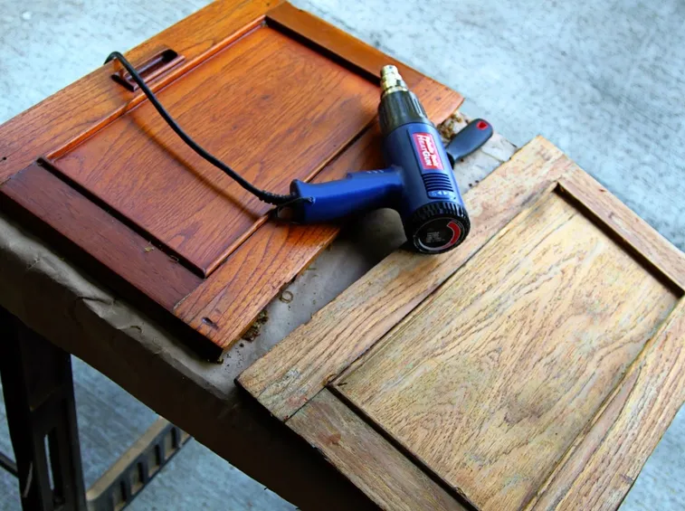 sverniciatura legno con pistola