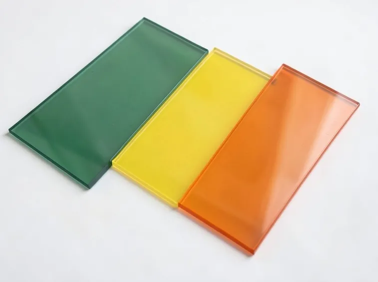 vetro colorato fotovoltaico