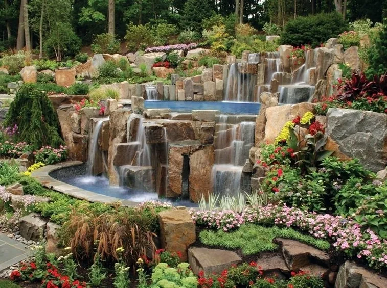 giardino con pietre