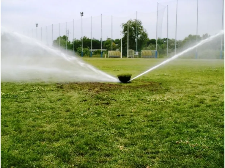 esempio di irrigatore per giardino