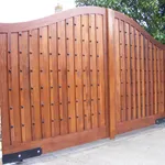 Esempio di cancello in legno