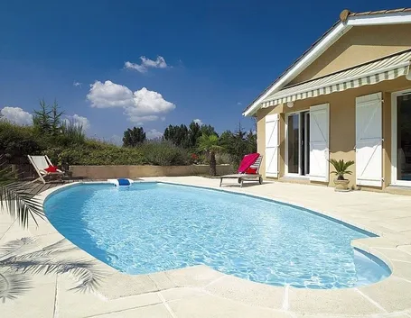 La piscina in giardino
