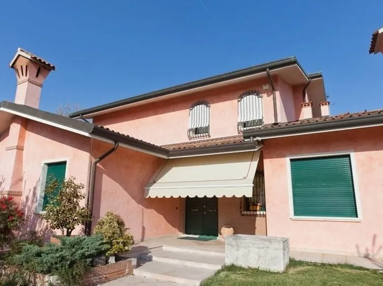 Pregi e difetti