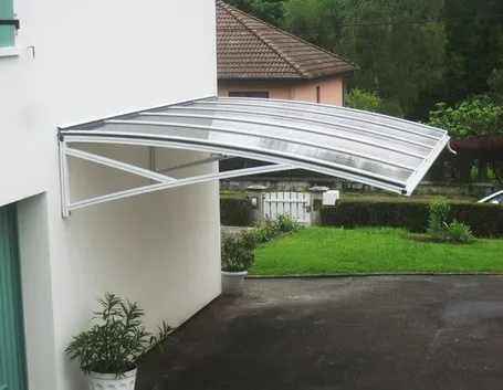 struttura tettoia in policarbonato