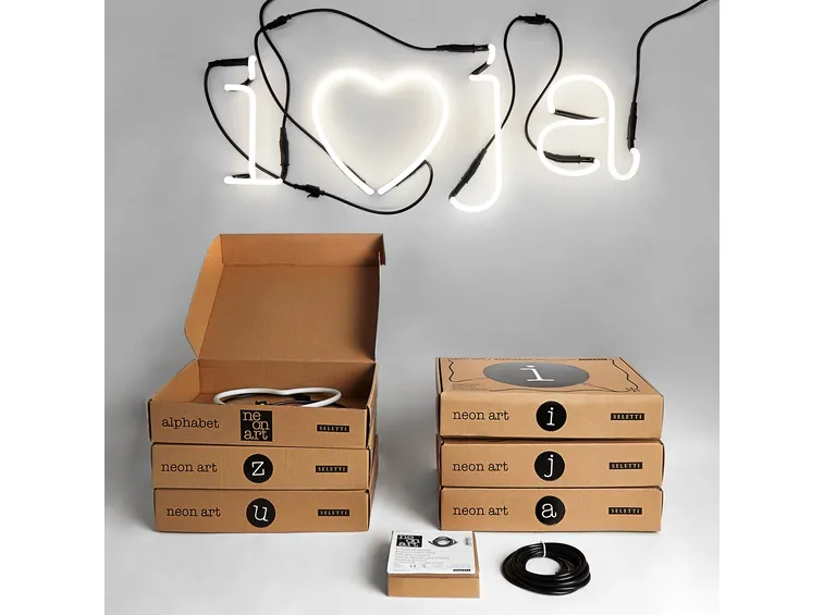 lettere con luci al neon