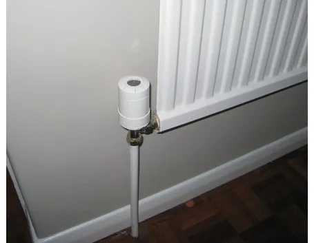 Esempio di termovalvole per termosifoni