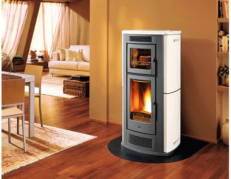 Stufa a pellet moderna