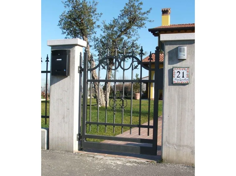 cancello pedonale in metallo