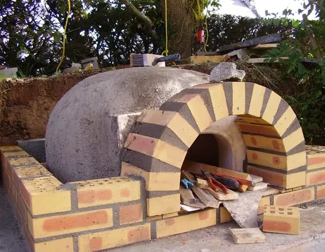 forno realizzato con malta refrattaria